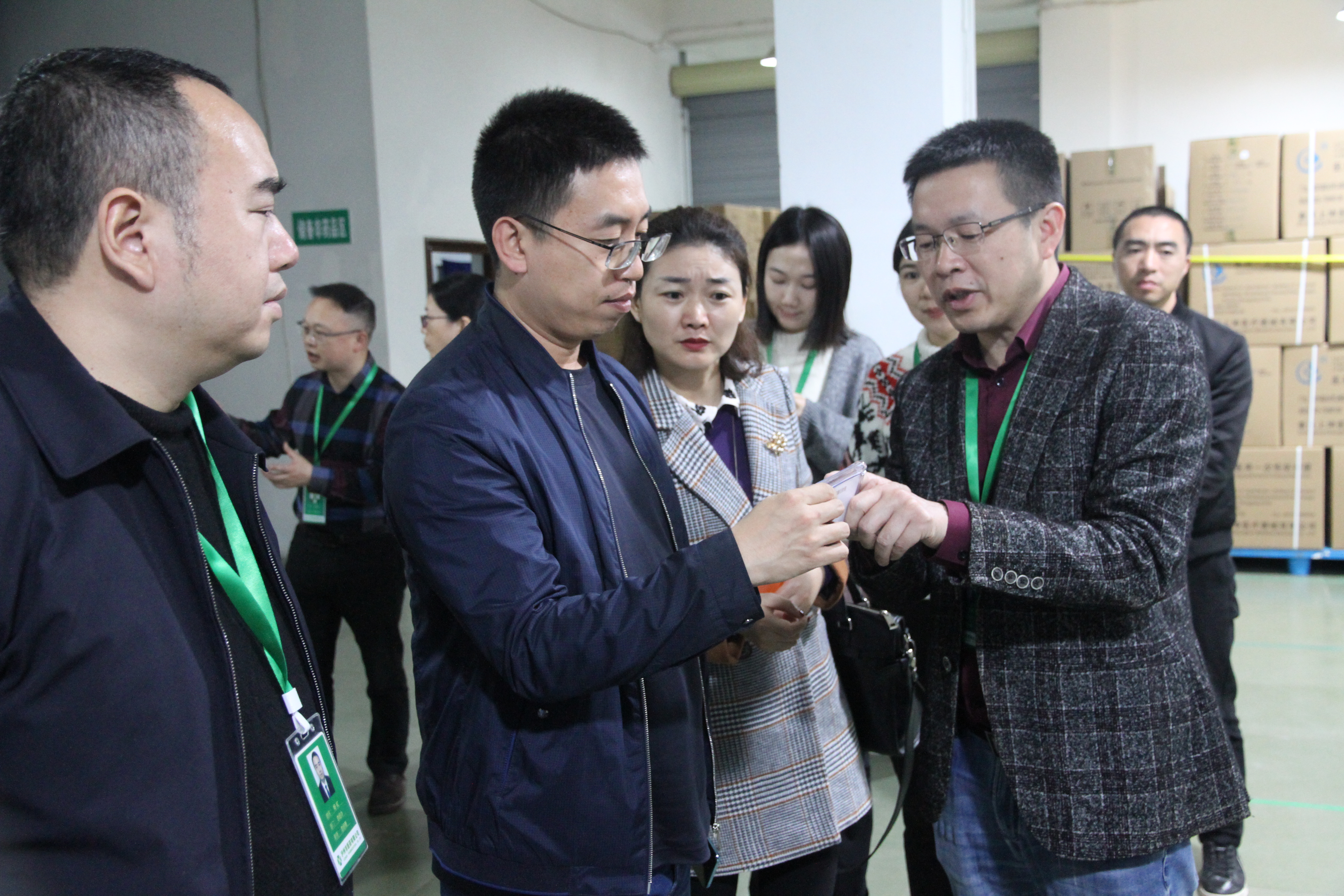 四川省審計廳電子數據處處長王俊調研瀘州市醫藥儲備項目推進情況