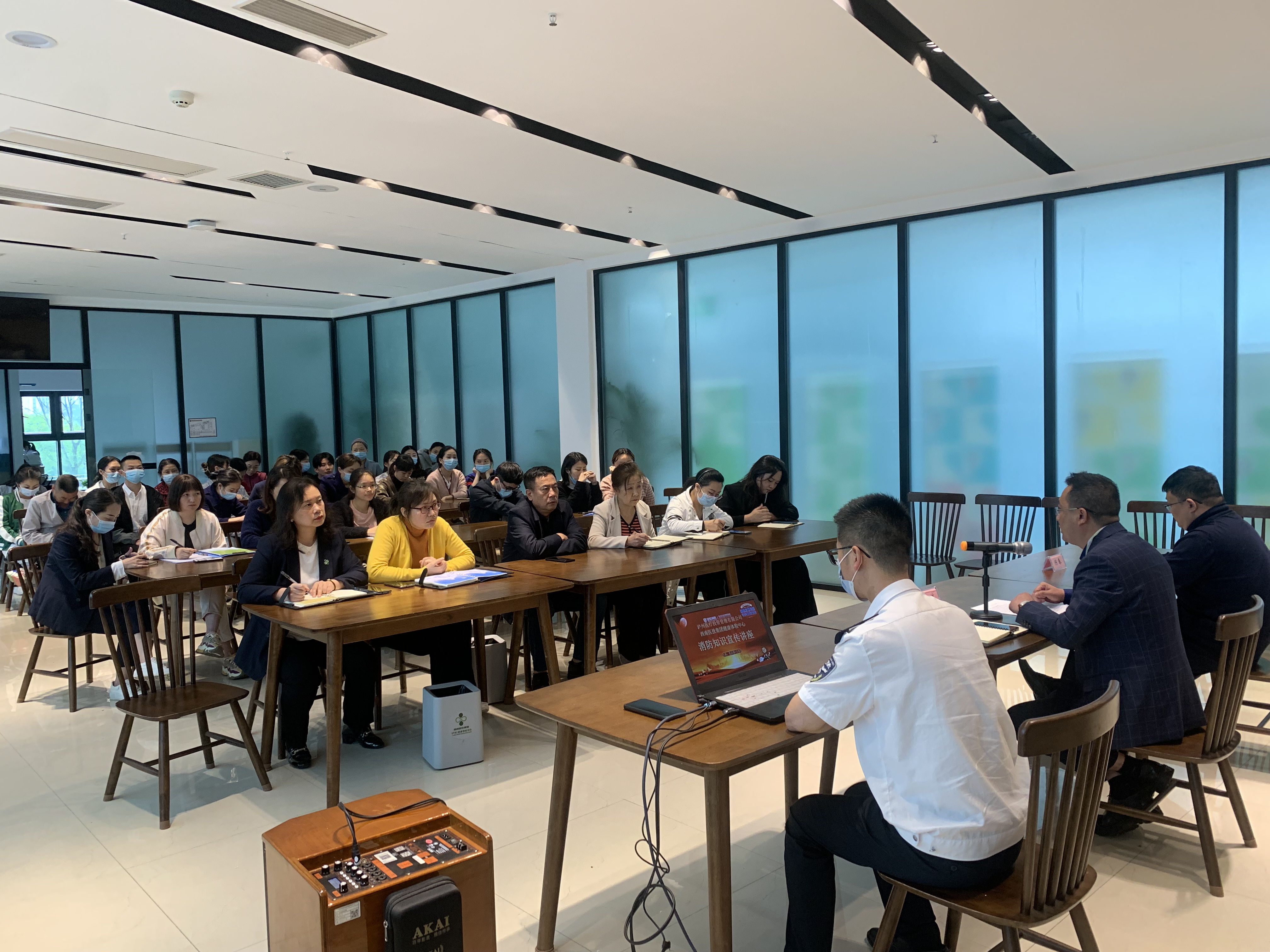 消防安全記于心 消防演練在于行——醫療投資公司開展消防安全培訓演練