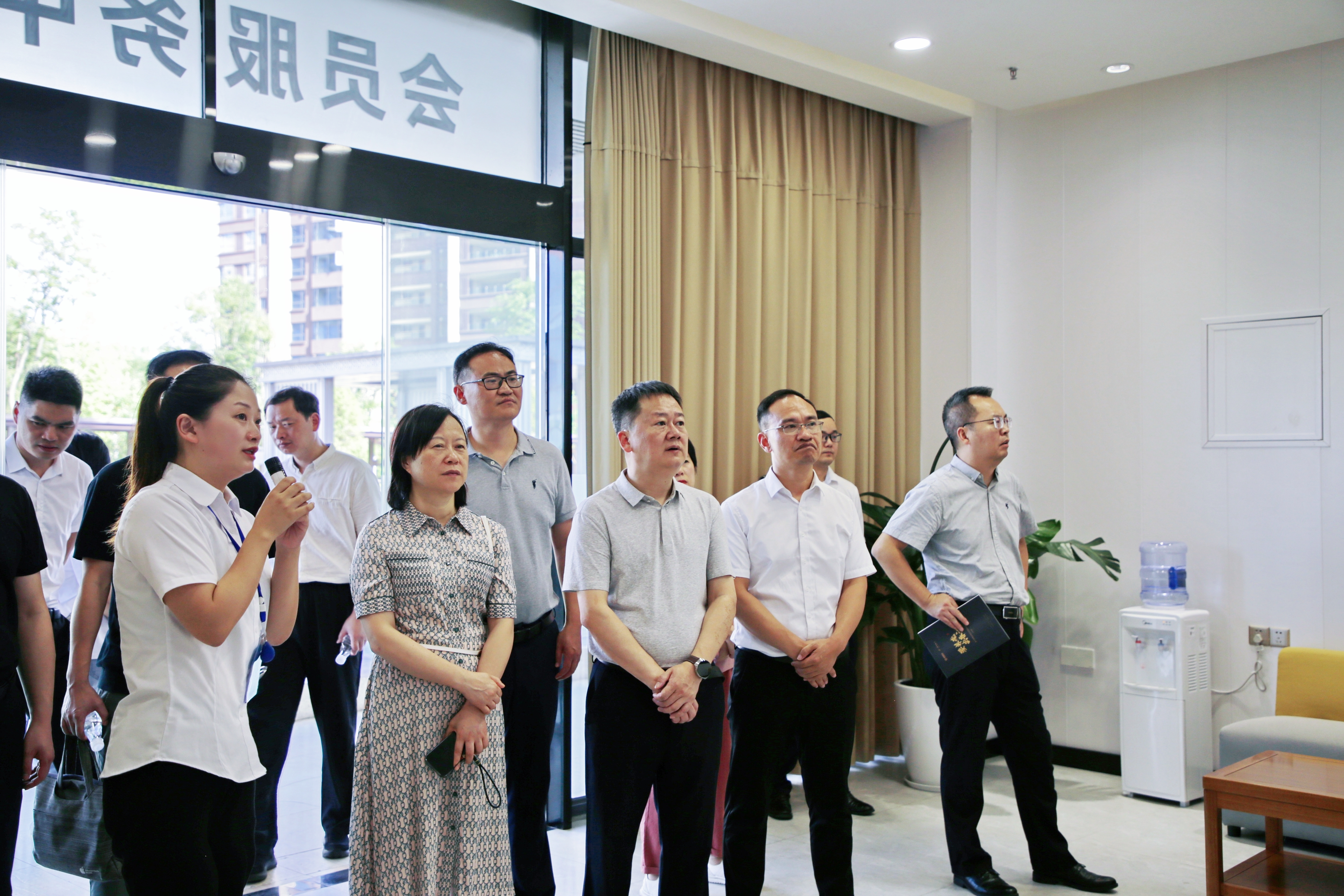 杭州市民政局蒞瀘考察西南醫投集團春江酒城嘉苑