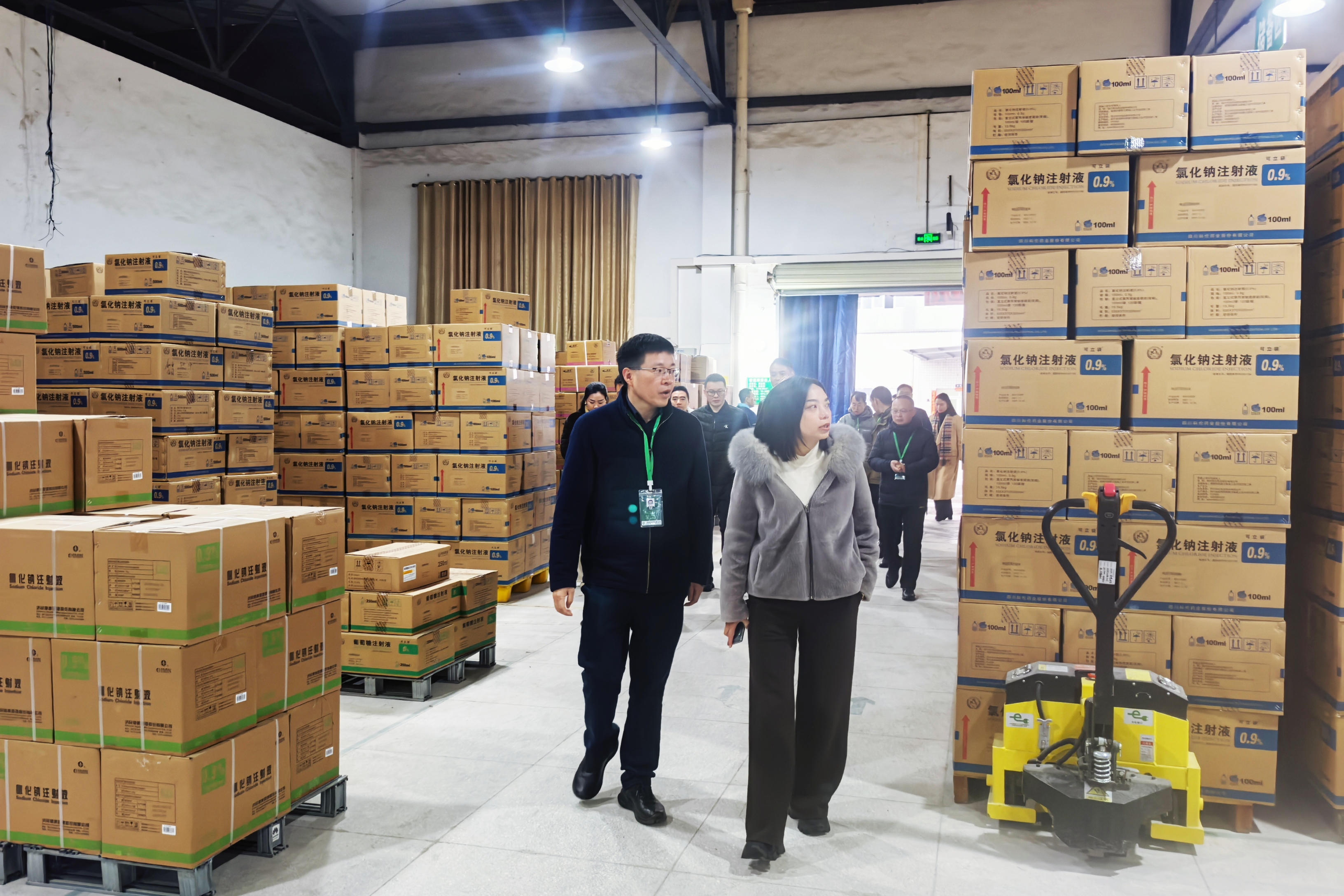 瀘州市醫(yī)藥健康產(chǎn)業(yè)發(fā)展局黨組成員、副局長郭溱率隊(duì)蒞臨醫(yī)藥公司開展節(jié)后安全檢查
